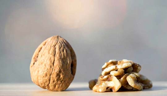 Walnut reduces triglycerides in people with metabolic syndrome